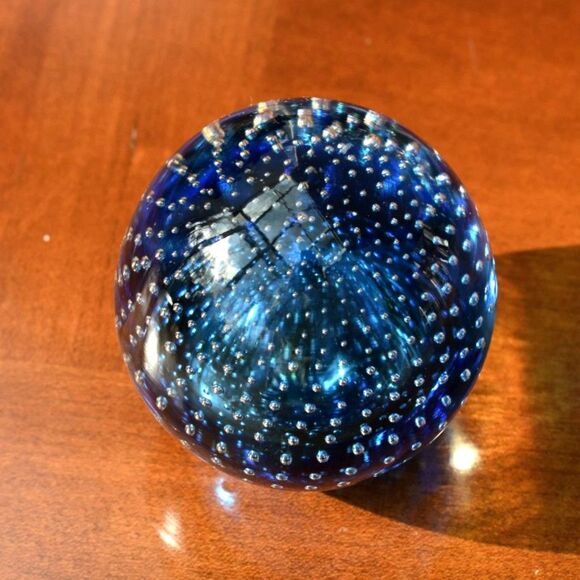 Vintage Blue Controlled Bubble Art Glass Paperweight 3" Unmarked 1960s-80s - Picture 4 of 5